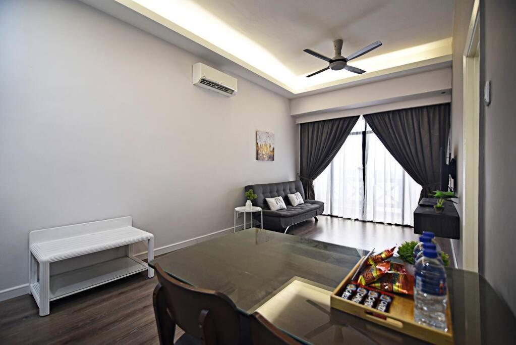Instay Costa Mahkota Next To Mahkota Parade Malacca Exterior photo